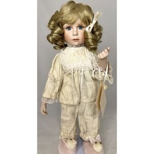 Hamilton Collection Annie Jane Zidjunas Porcelain Doll COA Box Bunny Slippers